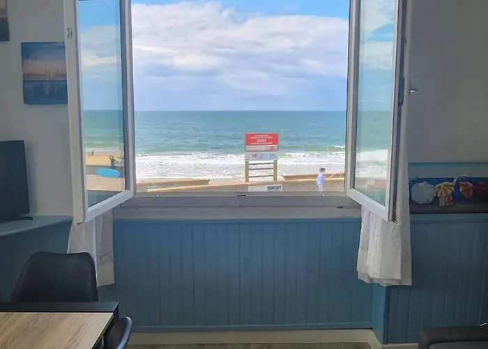 Beach Front Apartment Eljocri